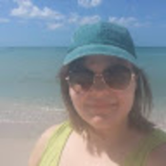 Meet your Posher, Abigail - Picture 1 of 1